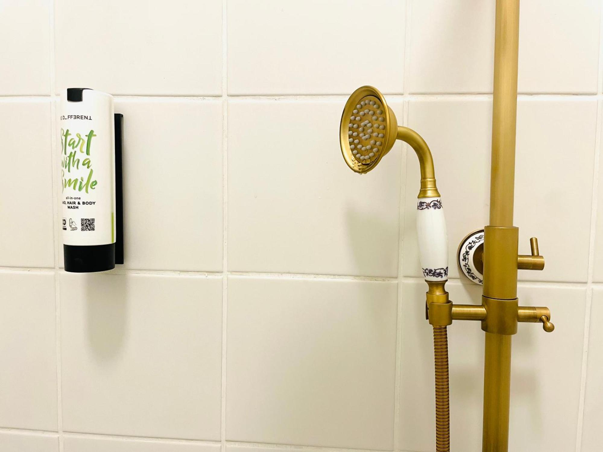 Apstay City Center Deluxe ǀ Free Parking ǀ Self Check-In Graz Esterno foto